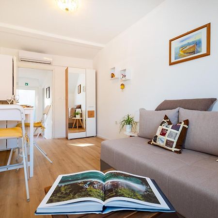 Mediterranean Terrace Apartment With Bikes & Sup Skradin Exterior foto