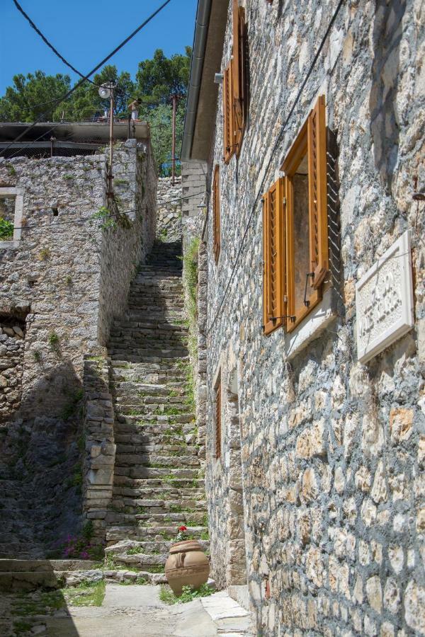 Mediterranean Terrace Apartment With Bikes & Sup Skradin Exterior foto